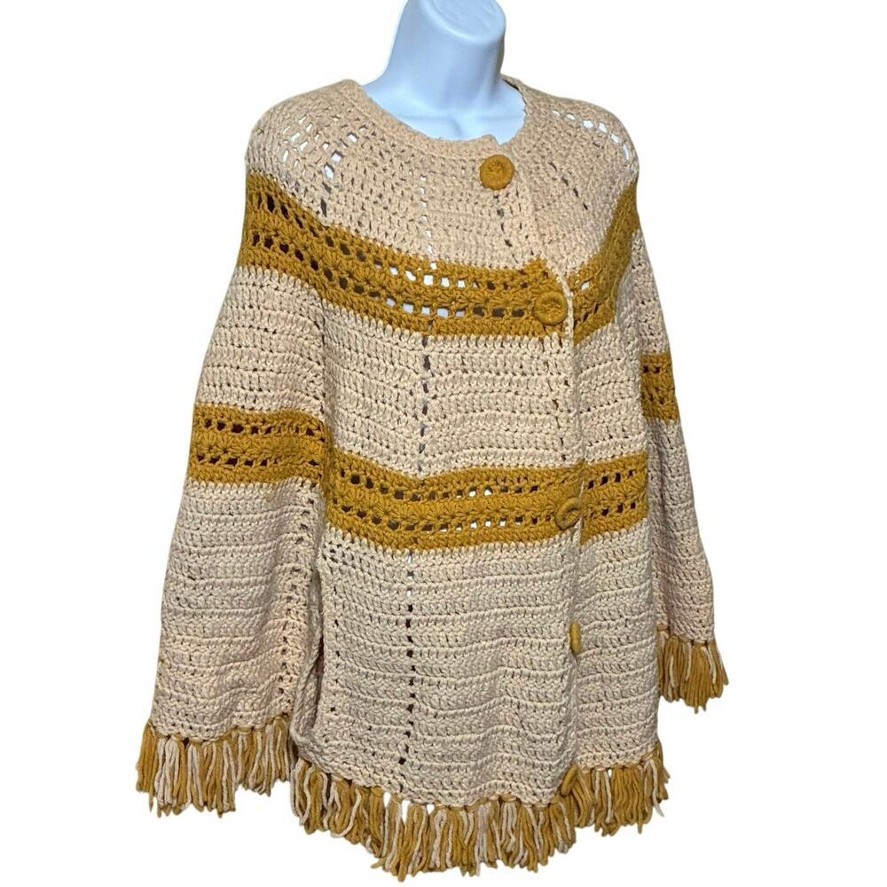 VTG Handmade Crochet Knit Capelet Poncho Boho Hippie Cream Yellow Fringe 70s